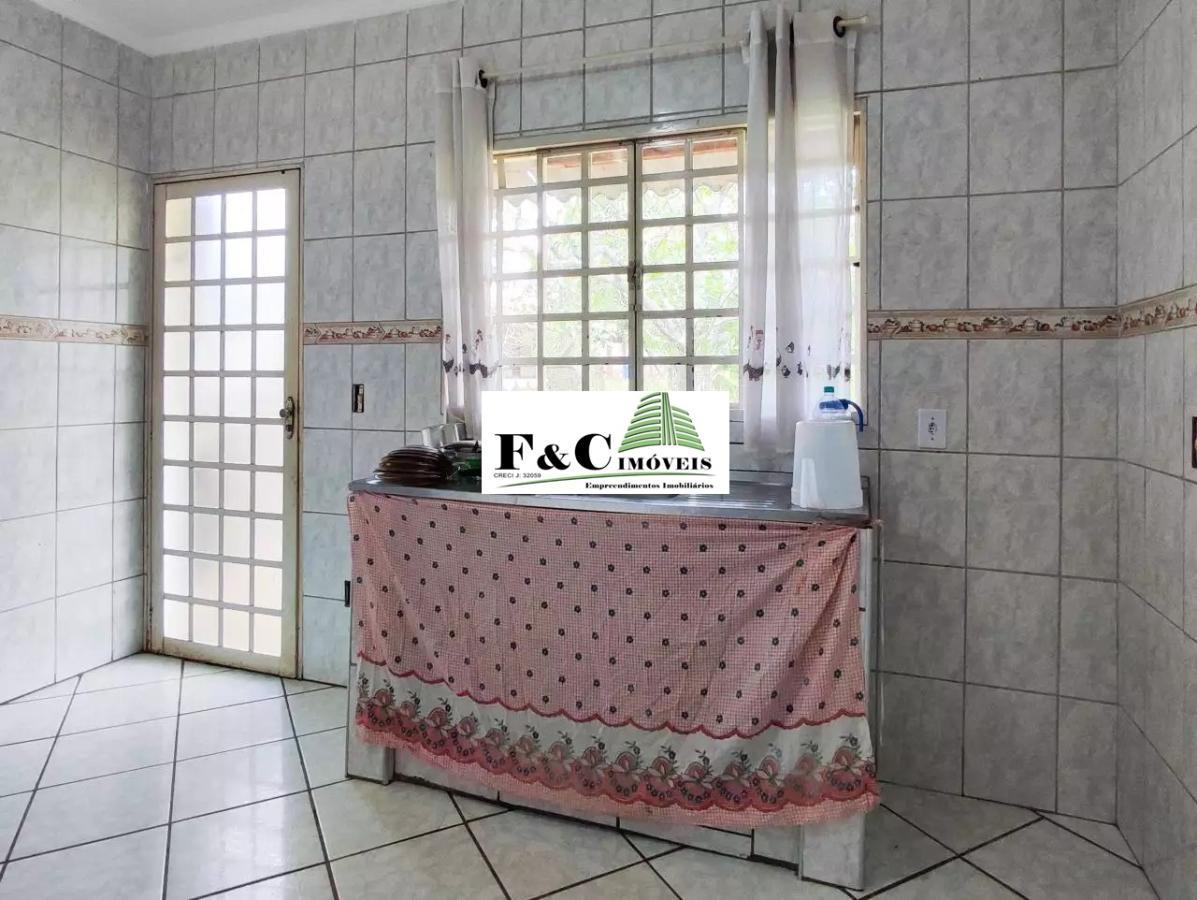 Chácara, 3 quartos, 4000 m² - Foto 1