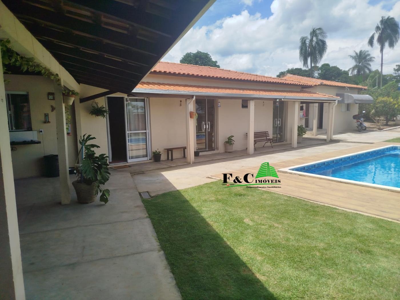 Chácara, 3 quartos, 1000 m² - Foto 1