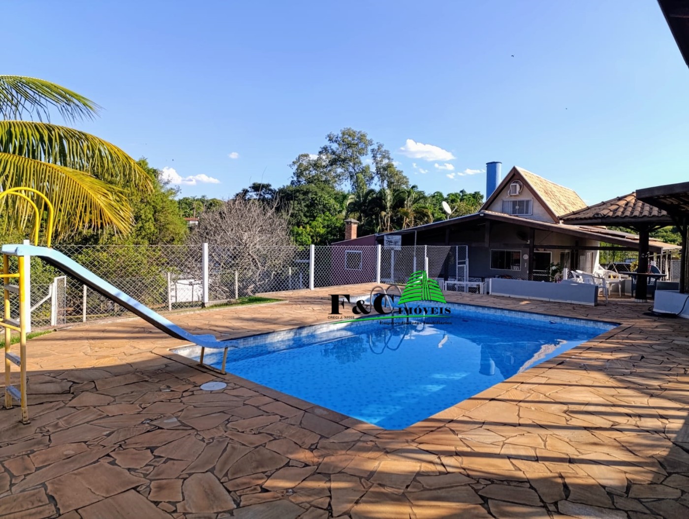 Chácara, 4 quartos, 2000 m² - Foto 1