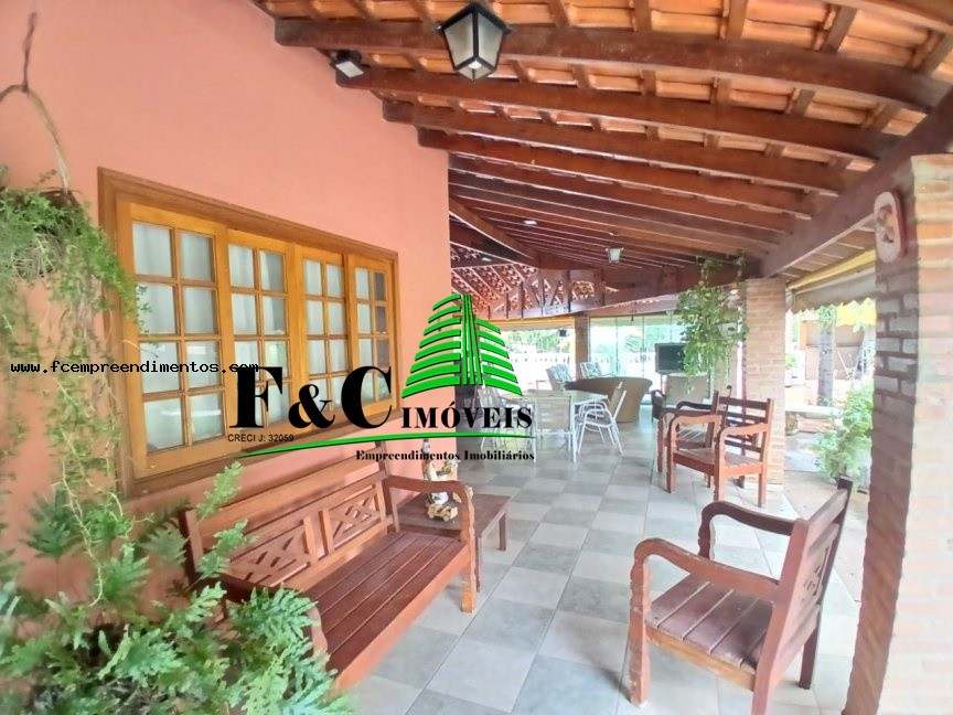 Chácara, 3 quartos, 3016 m² - Foto 1