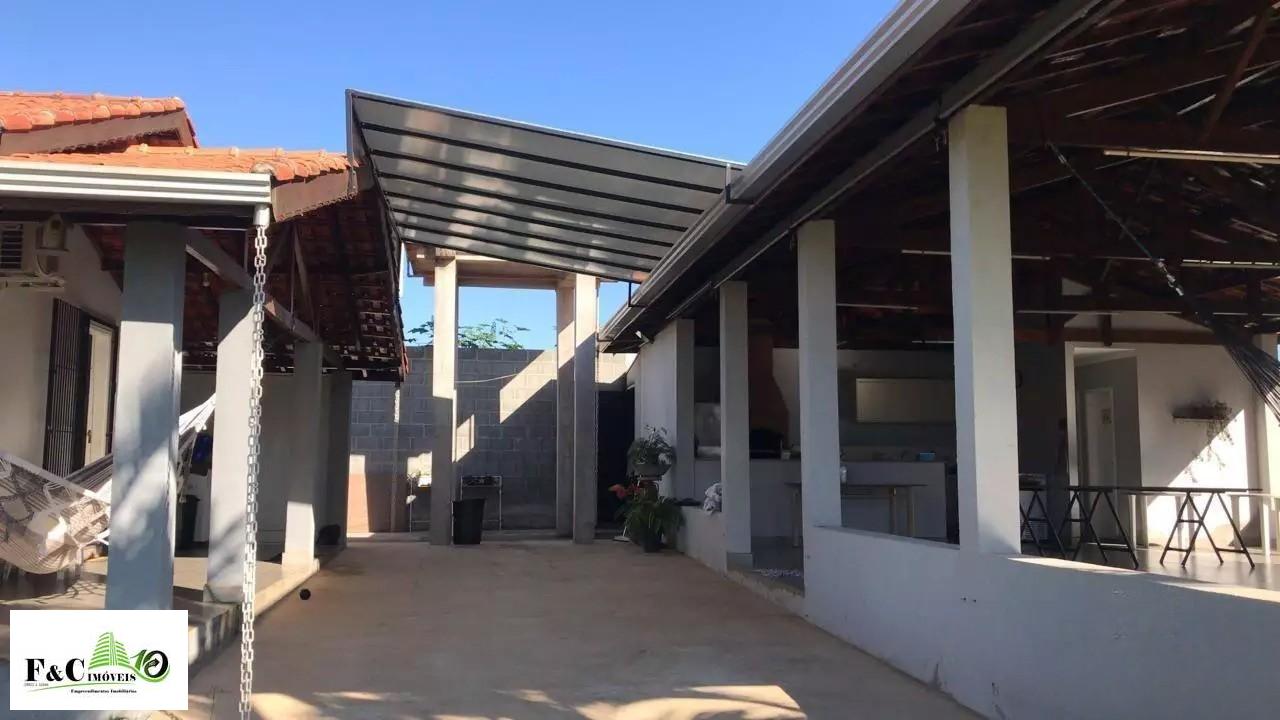 Chácara, 3 quartos, 1500 m² - Foto 1