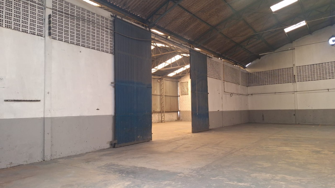Depósito-Galpão, 1600 m² - Foto 1