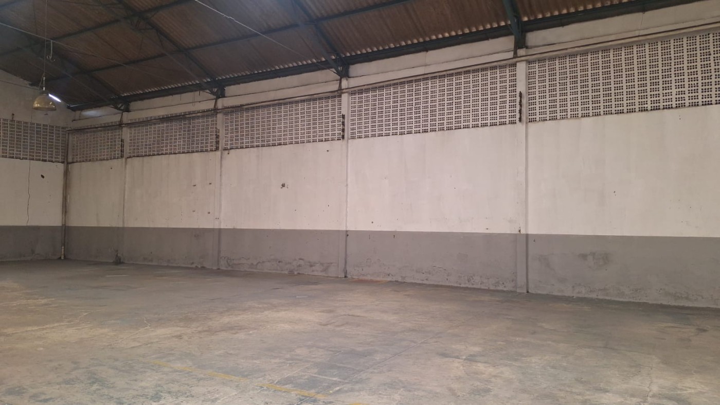 Depósito-Galpão, 1600 m² - Foto 2